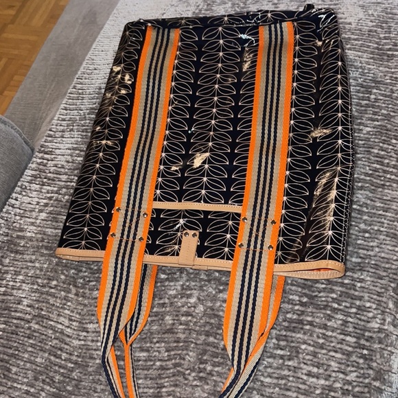 Rachel Ray Patent Leather Tote - Picture 3 of 8